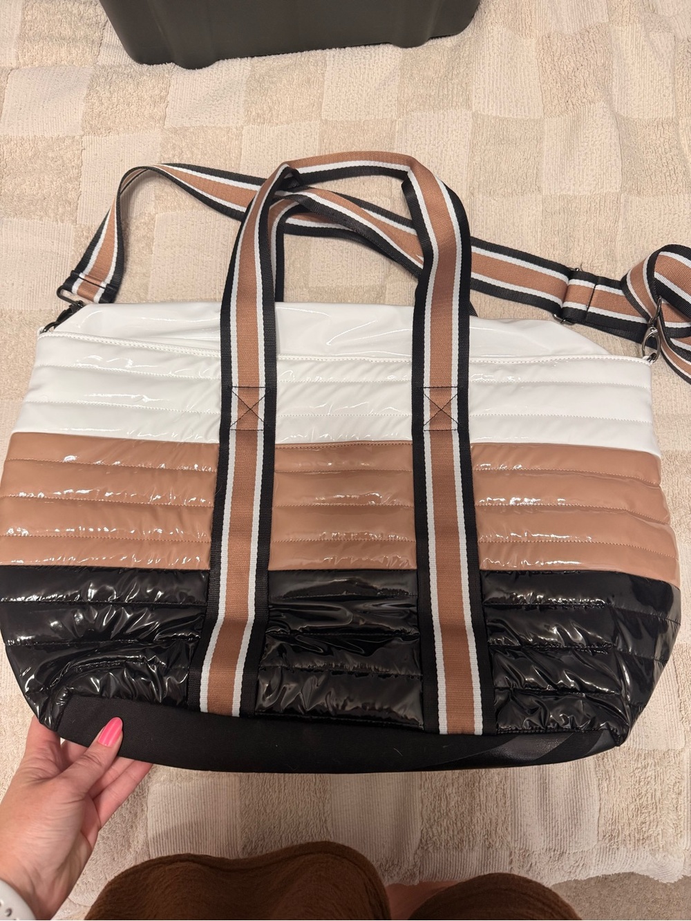 Think Royln weekender bag! Like new! Puffer Tote Bag in White, Tan & Black